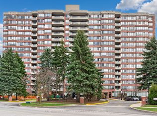 33 Weldrick Rd E #1011, Richmond Hill, ON L4C 8W4