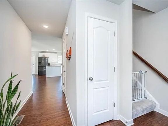 3rd image of 1425 Twilight Ln