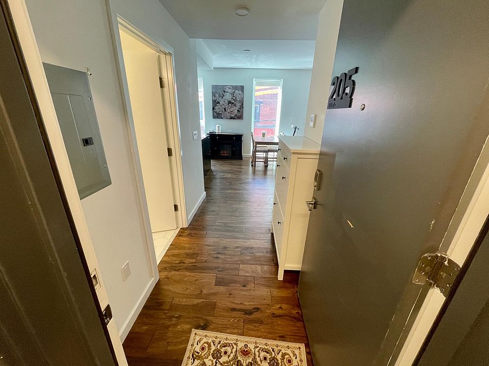 1st image of 1501 N 31st St #205