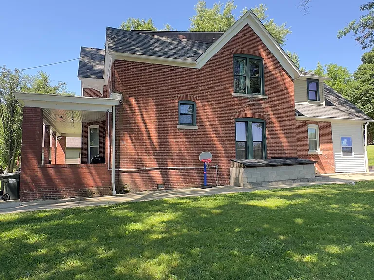 209 N Van Buren St #C — Photo 10