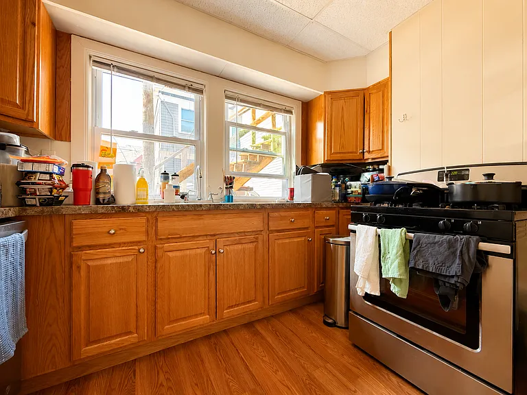 404 Massachusetts Ave #1R — Photo 1