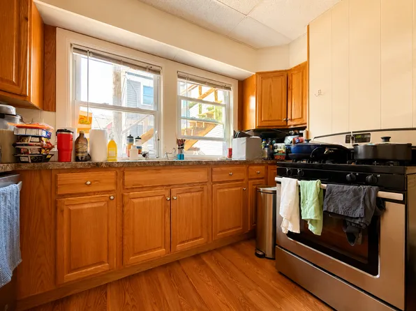 404 Massachusetts Ave APT 1R, Arlington, MA 02474