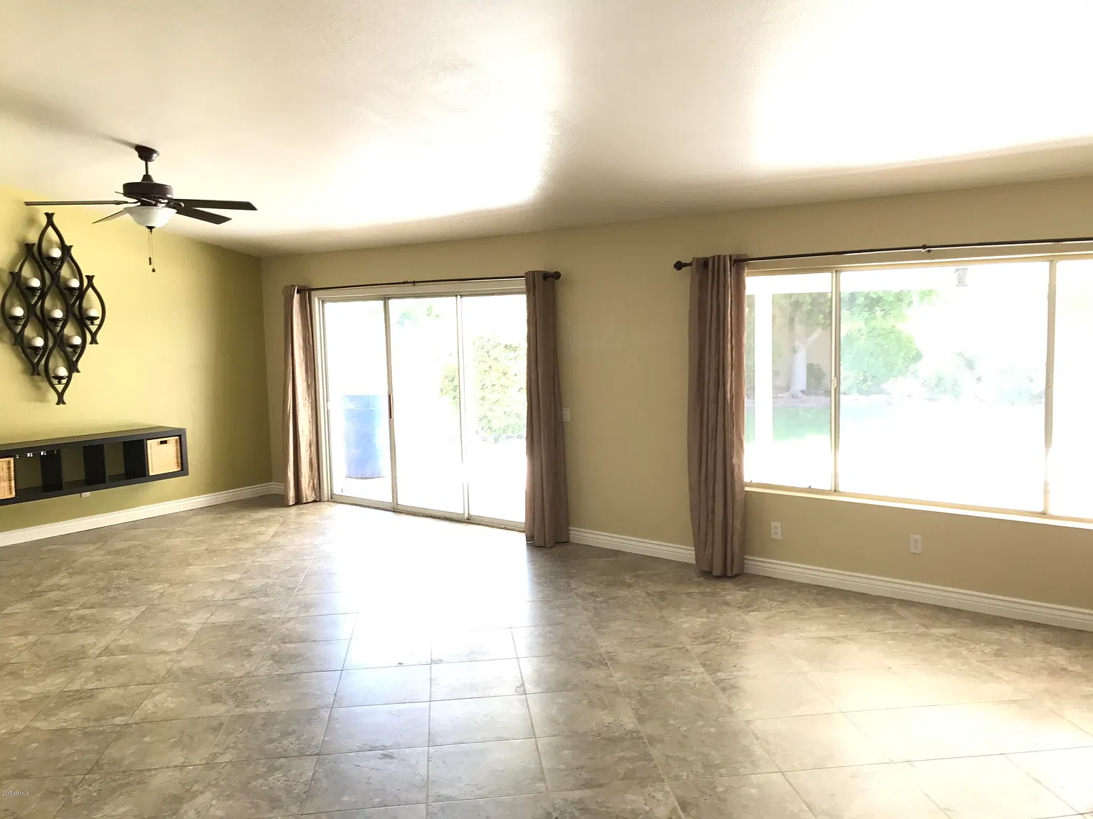 3 bed, 2.0 bath, 1712 sqft, $2,400 — Photo 4