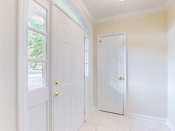 2nd image of 6058 Sunrise Cir