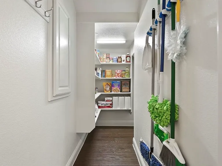 7113 Huckleberry Dr — Photo 20
