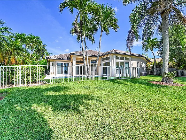 512 NW 120th Dr — Photo 37