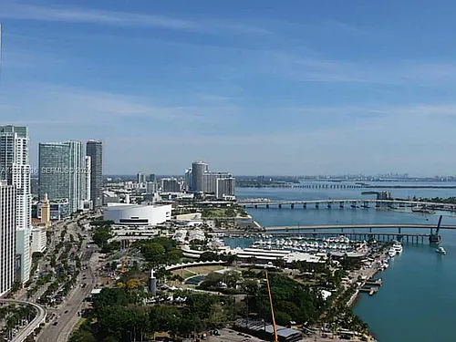 325 Biscayne Blvd #4122 Photo 1