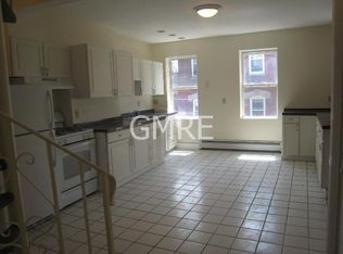 157 Endicott St #4V, Boston, MA 02113