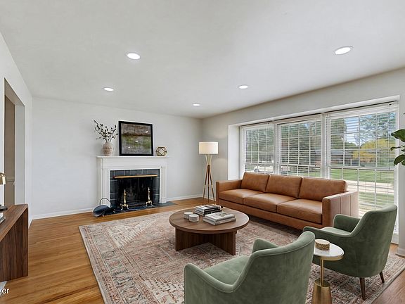 2nd image of 7006 Dartmoor Dr