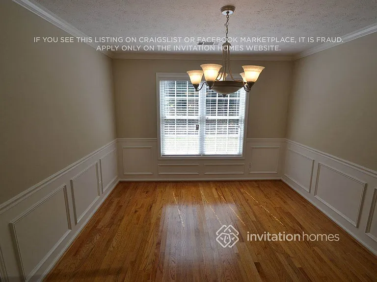 535 Devonshire Walk Dr — Photo 2