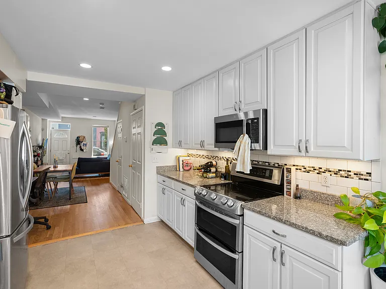 2226 12th Pl NW — Photo 9