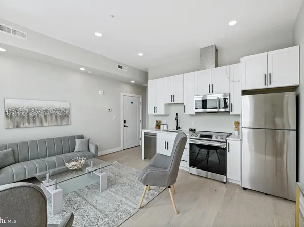 2213 M St NE #7, Washington, DC 20002