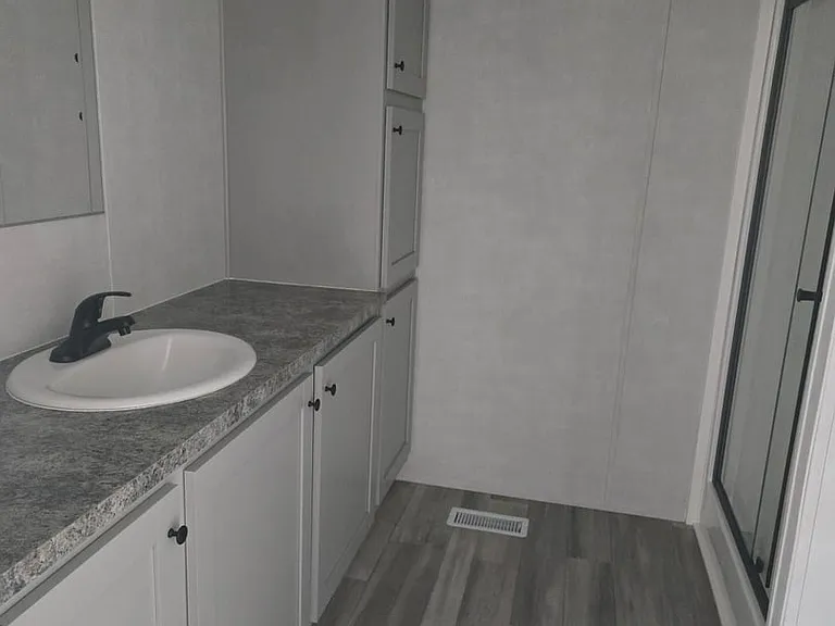 1435 Oak St — Photo 4