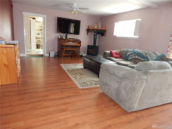 3rd image of 1410 9th Ave SE