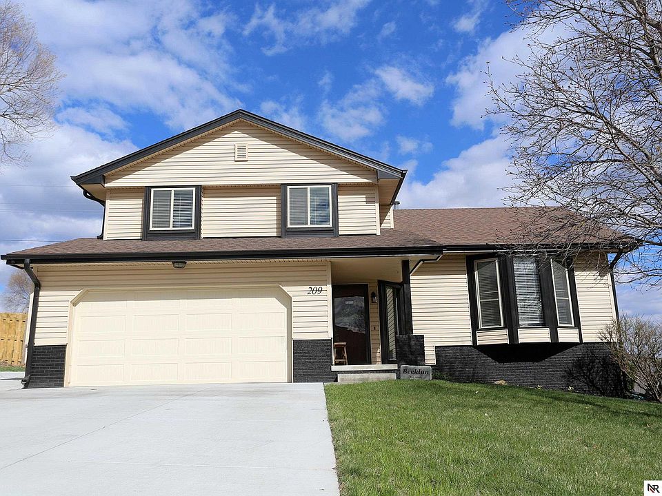 1st image of 209 Summerset Dr