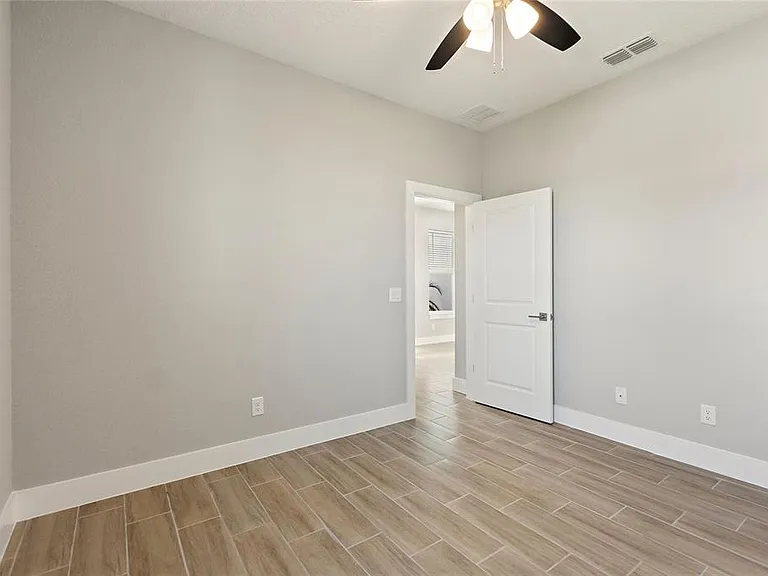 802 James Dr — Photo 13