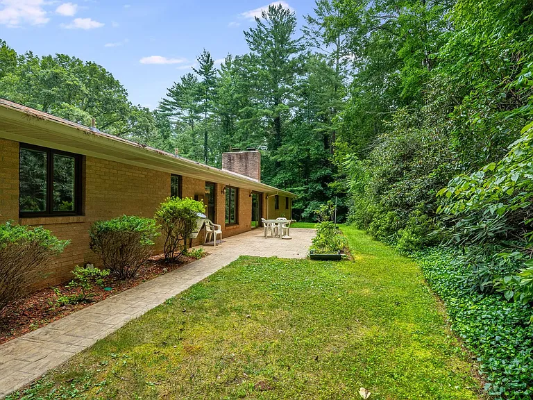 102 Arbor Ln — Photo 41