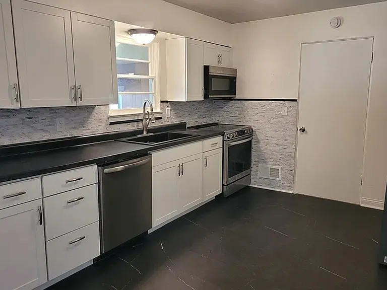 507 N 12th St — Photo 10