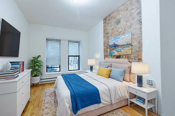 Rented by Avenues Real Estate | media 42