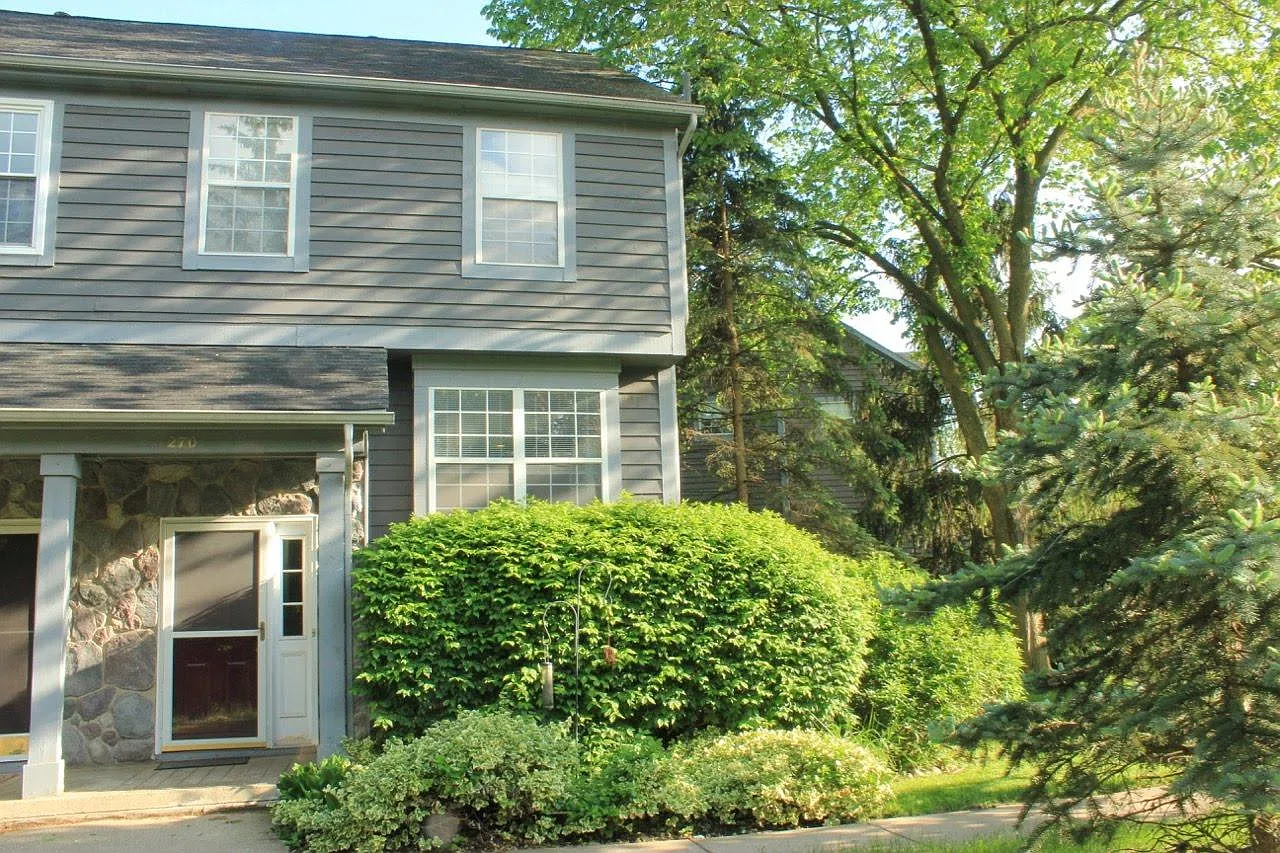 270 Lyn Anne Ct photo 1