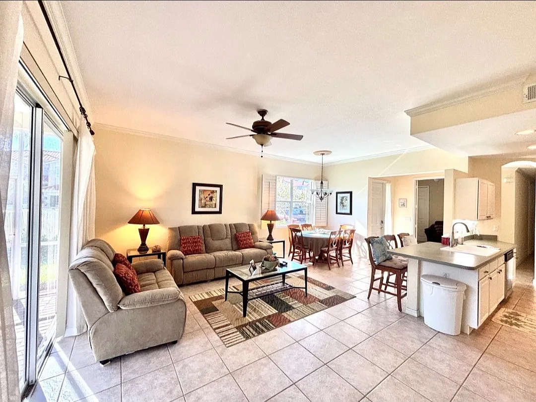 3 bed, 1499 sqft, $4,951 — Photo 2