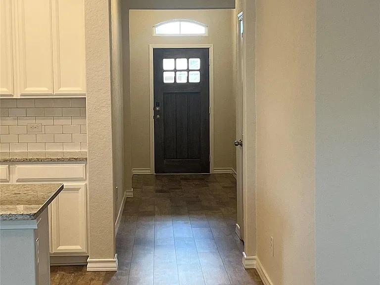 445 Blue Stem Rd — Photo 4