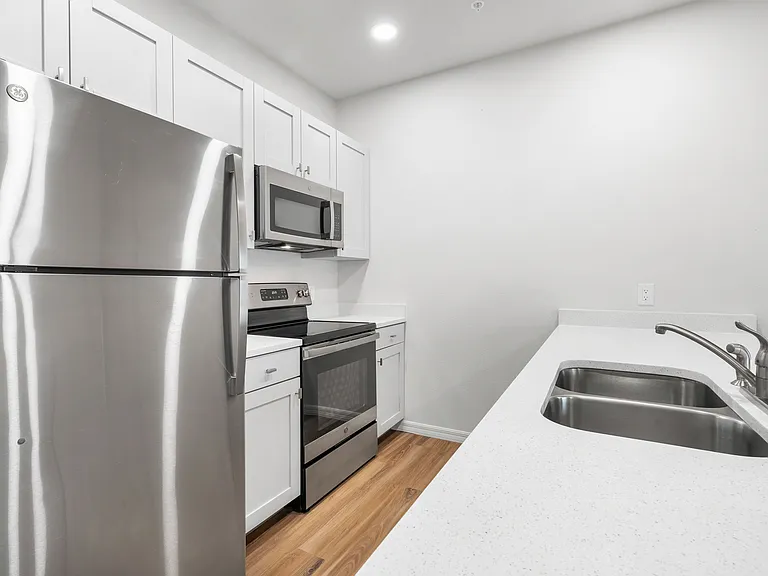 The Grove Apartment Homes — Photo 29