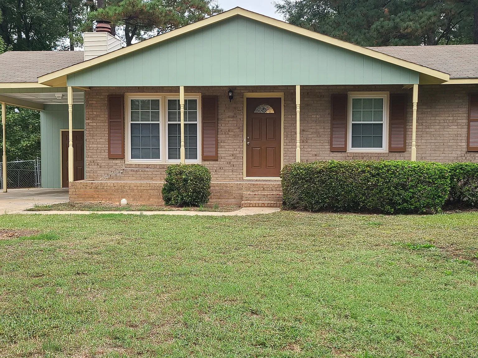 3 bed, 1.5 bath, 1100 sqft, $1,700 — Photo 1