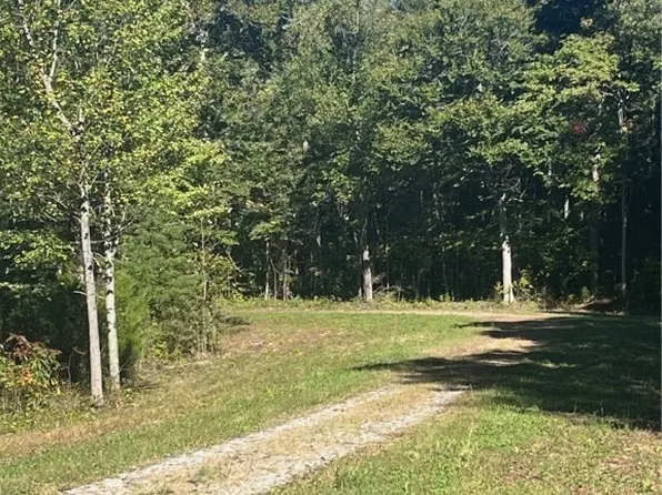 3250 S Wathen Road, Pekin, IN 47165