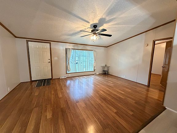 3rd image of 4004 Bluff Dr