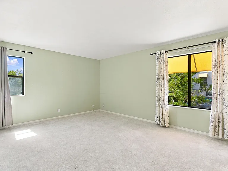 814 Balboa Ln — Photo 13
