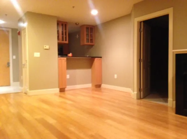 1200 N Hartford St, Arlington, VA 22201