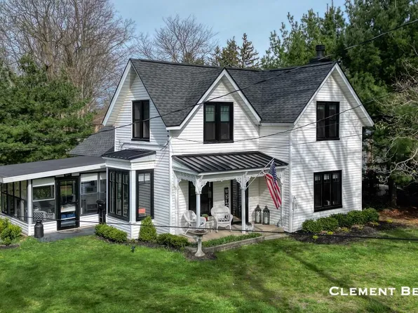 156 S Union St, Douglas, MI 49406