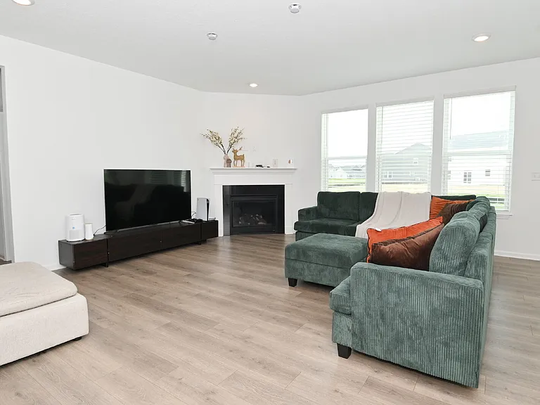 7348 Deerberg Dr — Photo 5