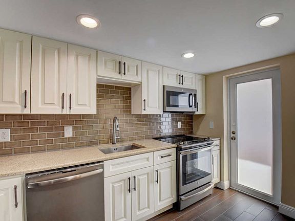 4th image of 4500 N Federal Hwy APT 258G