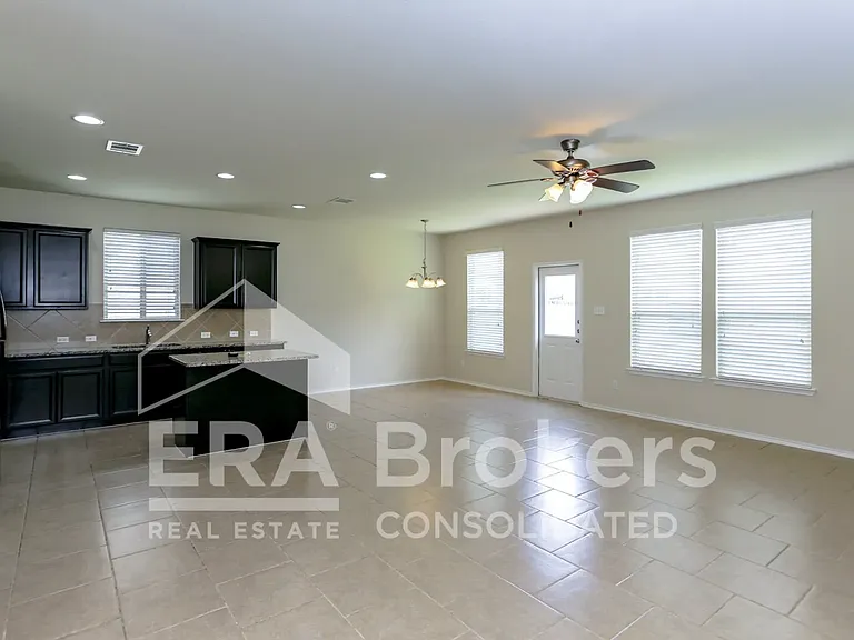 8918 Night View Dr — Photo 3