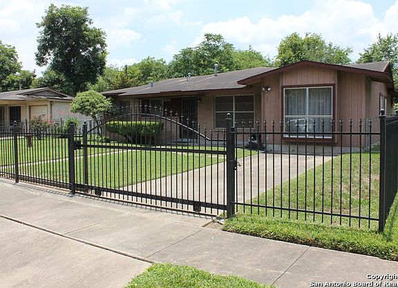 3rd image of 1842 Rayburn Dr