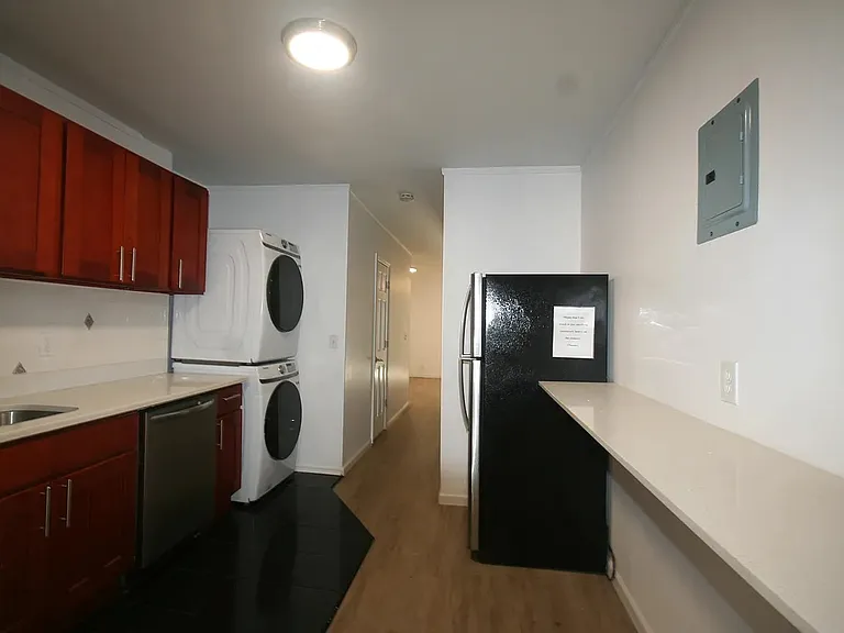 529 E 13th St #4B — Photo 6