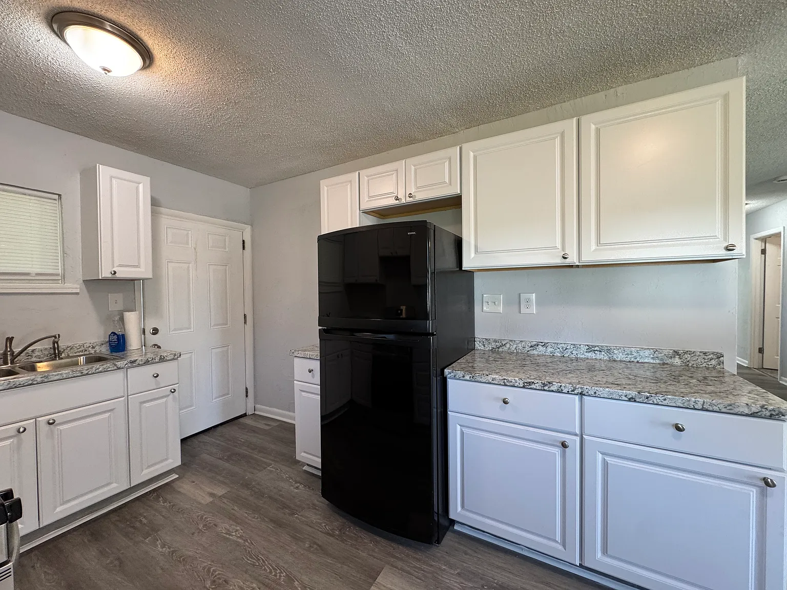 4 bed, 1050 sqft, $1,200 — Photo 4