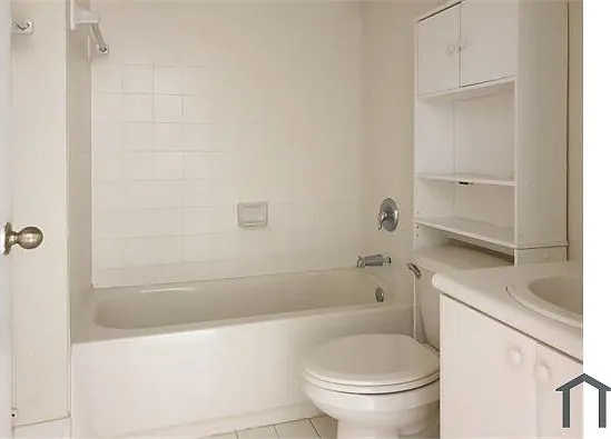 1486 SE 24th Ct — Photo 2