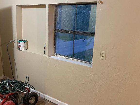 3rd image of 602 Sutton Dr