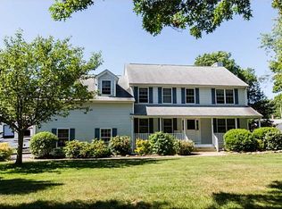 60 Laurel Rd, South Kingstown, RI 02879