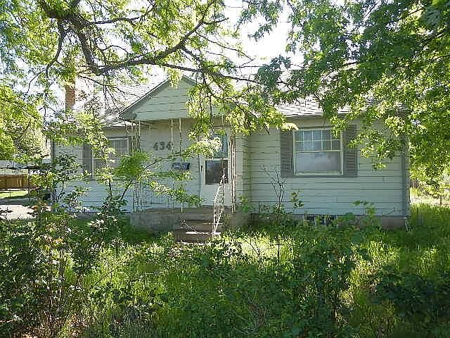 1st image of 434 NE Tulip Ln #1