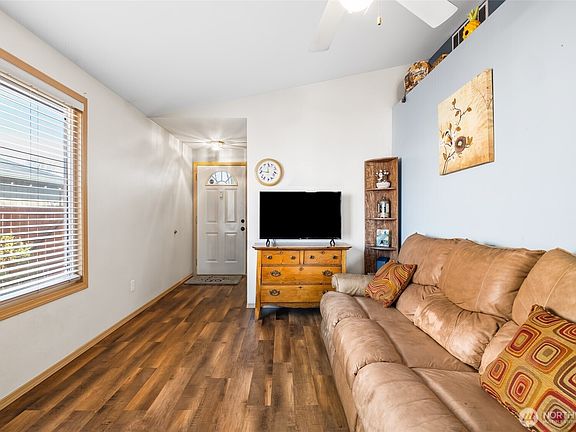 5th image of 14902 44th Drive NE