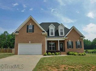 6340 Sugar Cane Ln, Thomasville, NC 27360