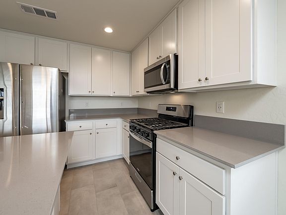 4th image of 2122 N Bordeaux Cir