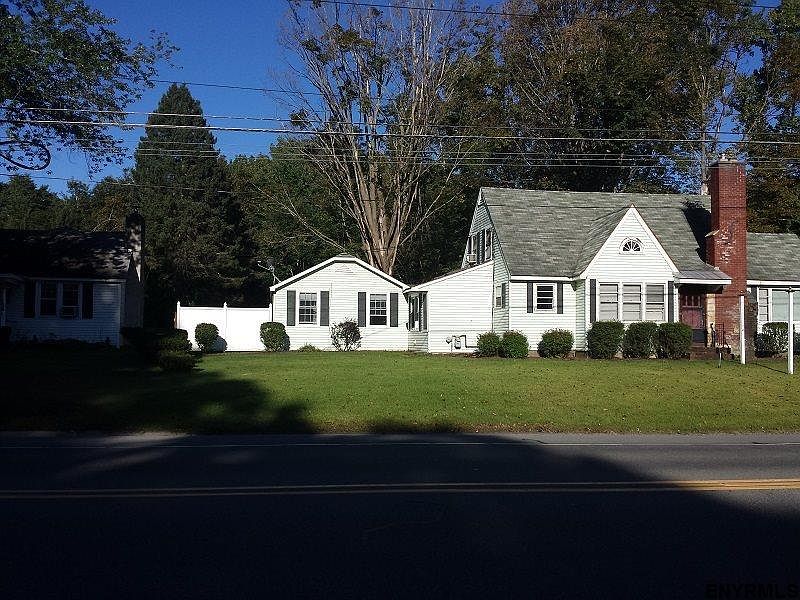 1st image of 555 Maple Ave