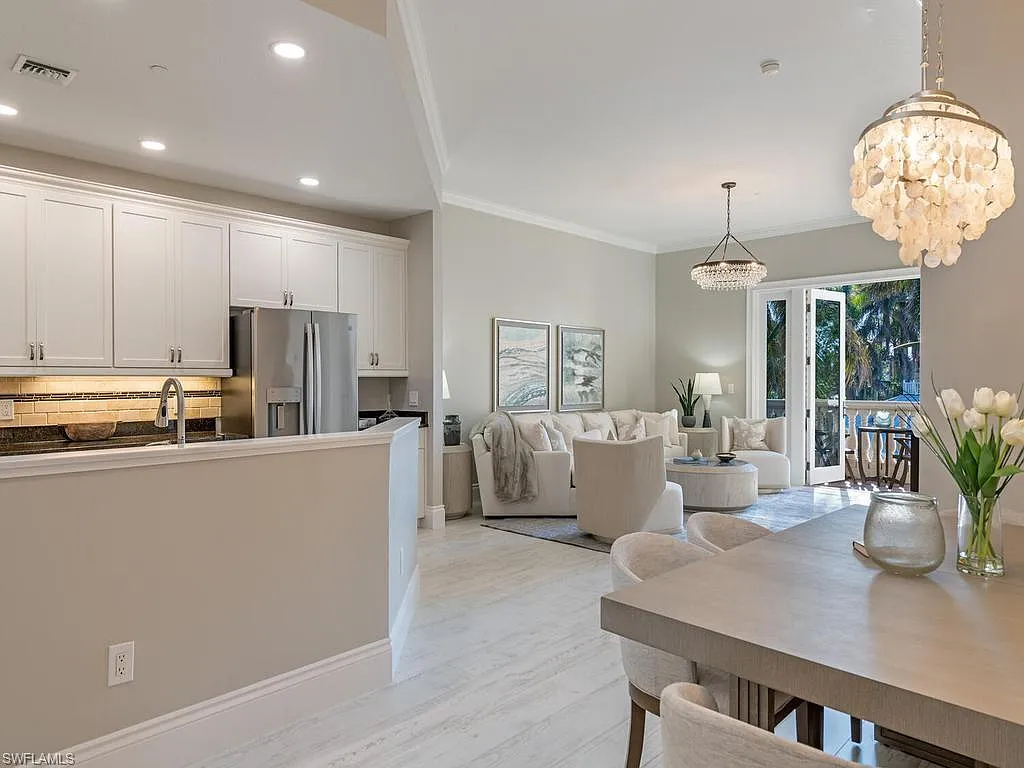 2 bed, 2.5 bath, 1969 sqft, $16,000 — Photo 4