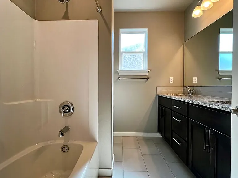 6112 Cottonwood Loop — Photo 8