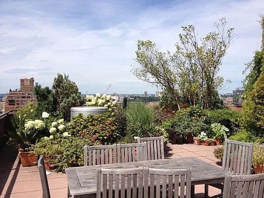 Sold by Corcoran | media 8